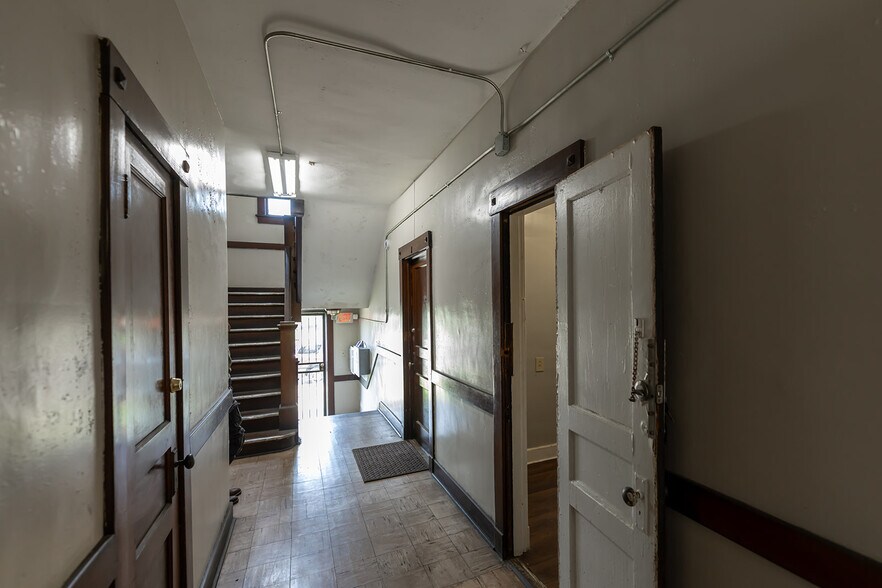 More Photos Of , Memphis Multifamily For Sale