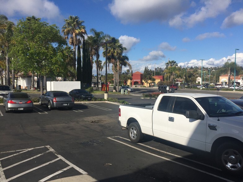 More Photos Of 1450-1470 N Santa Fe Ave, Vista Unknown For Lease