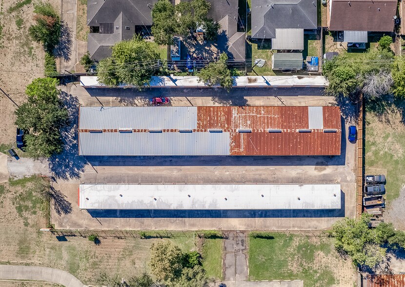 More Photos Of 1009 Burke Rd, Pasadena Self Storage For Sale