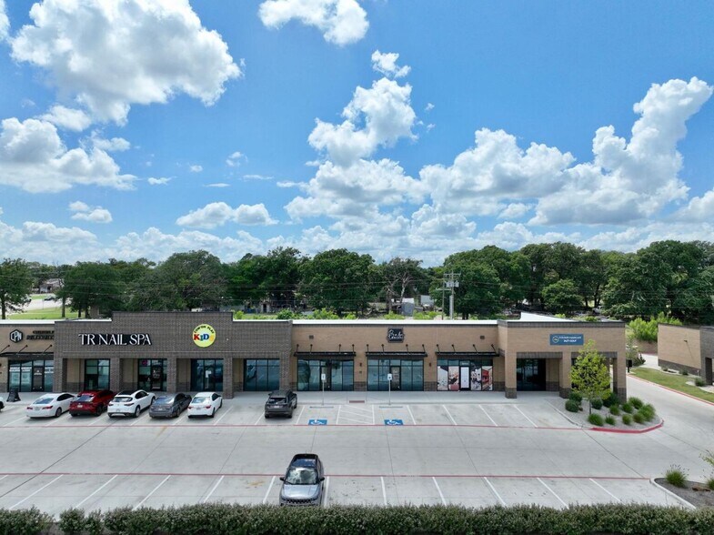 More Photos Of 1801 Fort Worth Hwy, Weatherford Storefront Retail Office For Lease