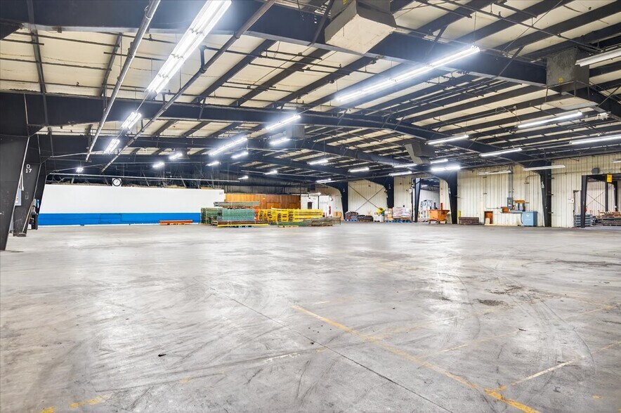 More Photos Of 1121 Annadale Ave, Sanger Refrigeration Cold Storage For Lease