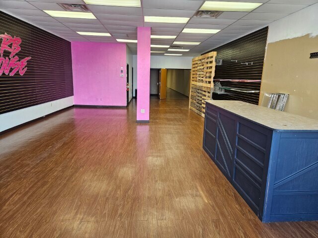 More Photos Of 215 E Randolph Ave, Enid Storefront For Lease