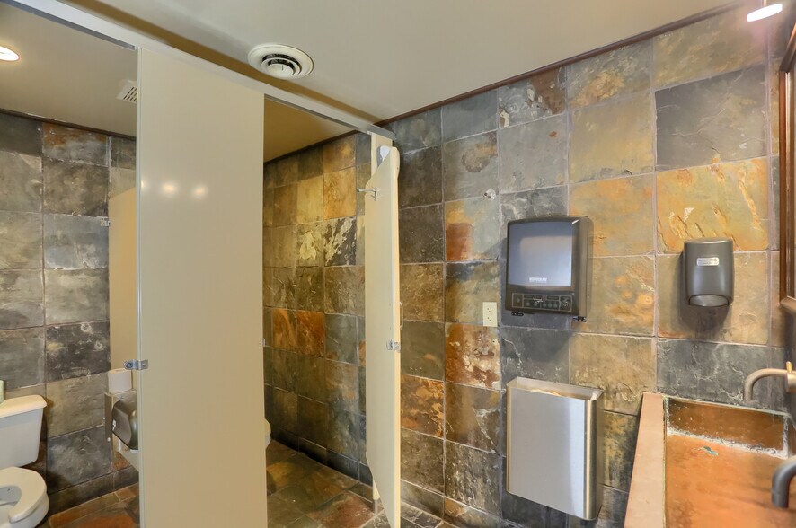 More Photos Of 634 Camp Horne Rd, Pittsburgh General Retail For Sale