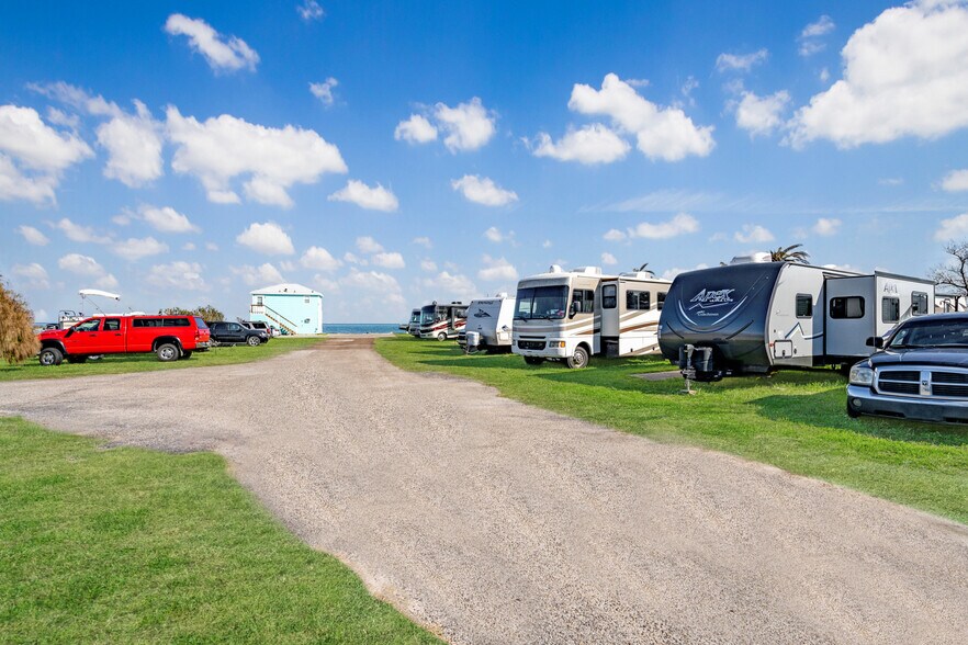 More Photos Of 301 S Fulton Beach, Rockport Trailer Camper Park For Sale
