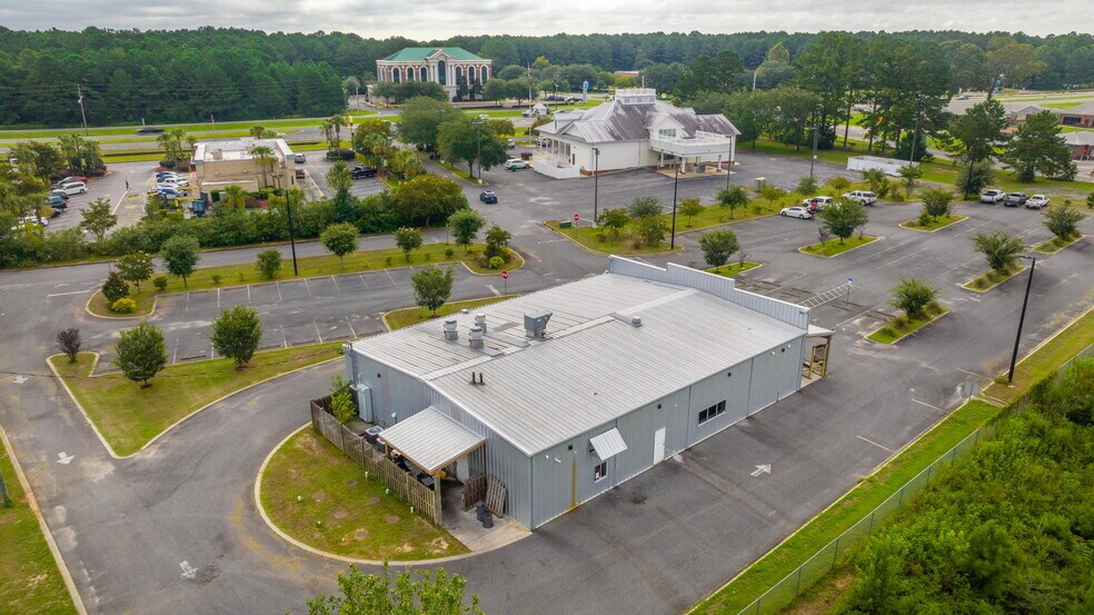 More Photos Of 1296 N Ferdon Blvd, Crestview Restaurant For Sale