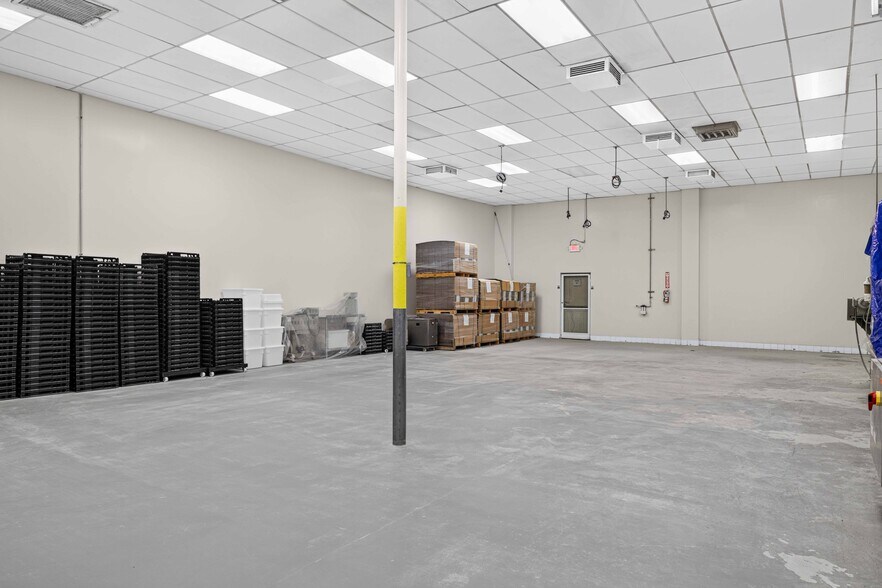 More Photos Of 12220 Rivera Rd, Whittier Warehouse For Lease
