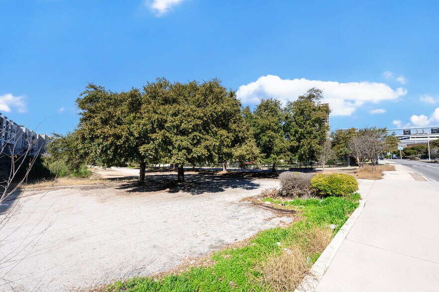 More Photos Of 7401 Wurzbach Rd, San Antonio Land For Sale
