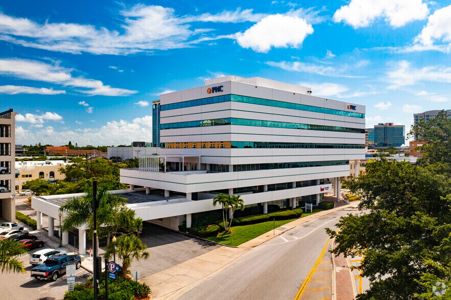 More Photos Of 1549 Ringling Blvd, Sarasota Office For Lease