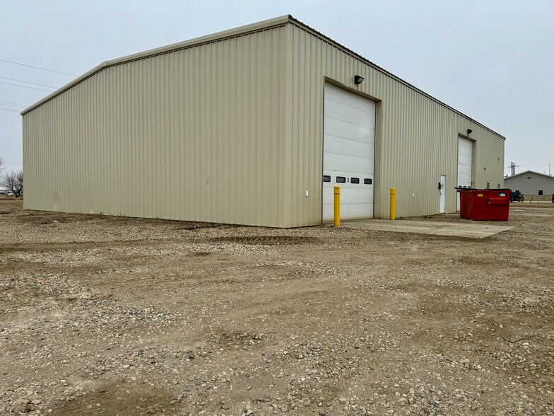 More Photos Of 601 Gilbertson St SE, Tioga Warehouse For Lease
