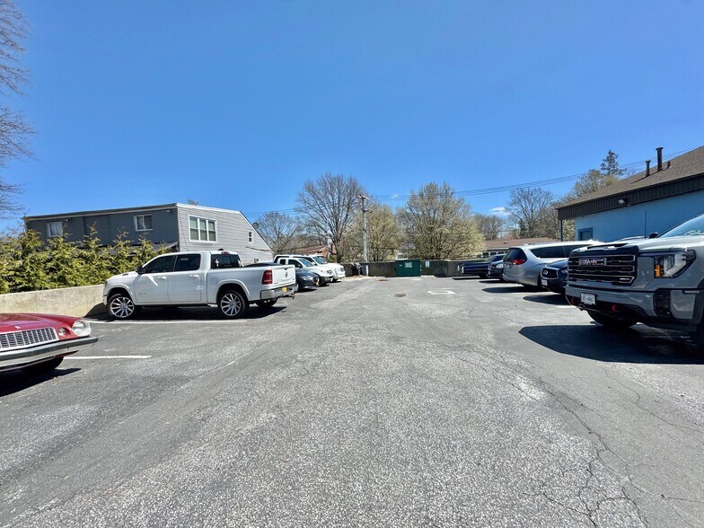 More Photos Of 120-124 Laurel Rd, East Northport Freestanding For Sale