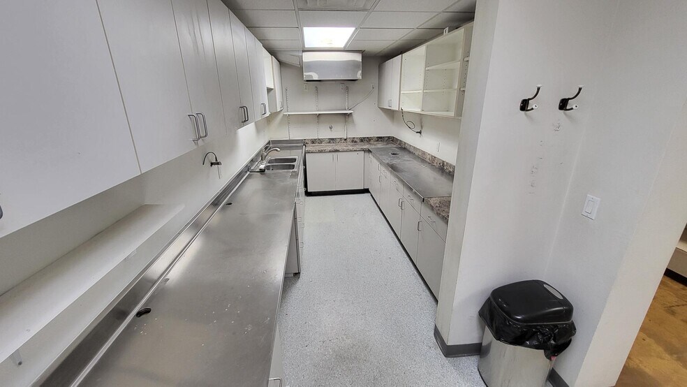 More Photos Of 1825 E Flamingo Rd, Las Vegas Office For Sale
