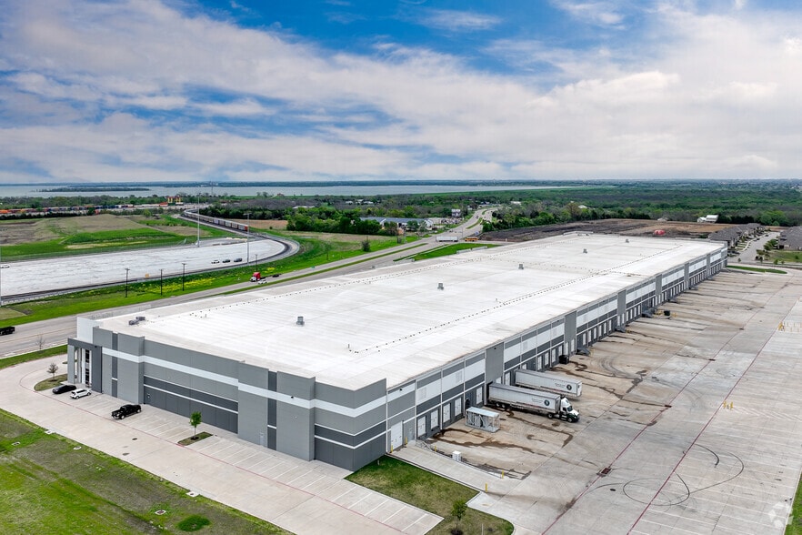 More Photos Of 2801 N State Highway 78, Wylie Warehouse For Lease