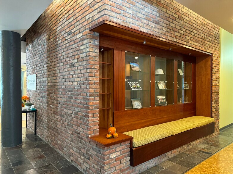 More Photos Of 25 Monroe St, Albany Office For Lease