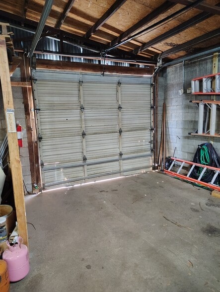 More Photos Of 1298 Central Ave, Atlanta Warehouse For Sale