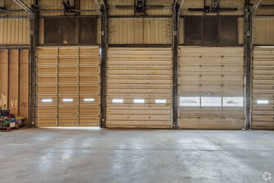 More Photos Of 50 Greenhill Rd, Eldorado Warehouse For Lease