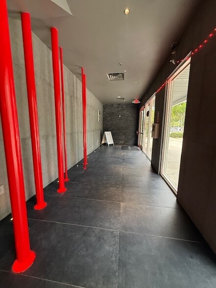 More Photos Of University Dr, Coral Springs Restaurant For Lease