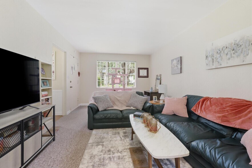 More Photos Of 642 Harwood St, Orlando Apartments For Sale