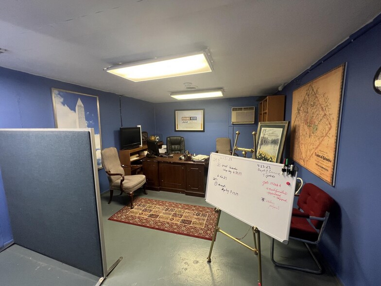 More Photos Of 1134 E Main St, Luray Service For Sale