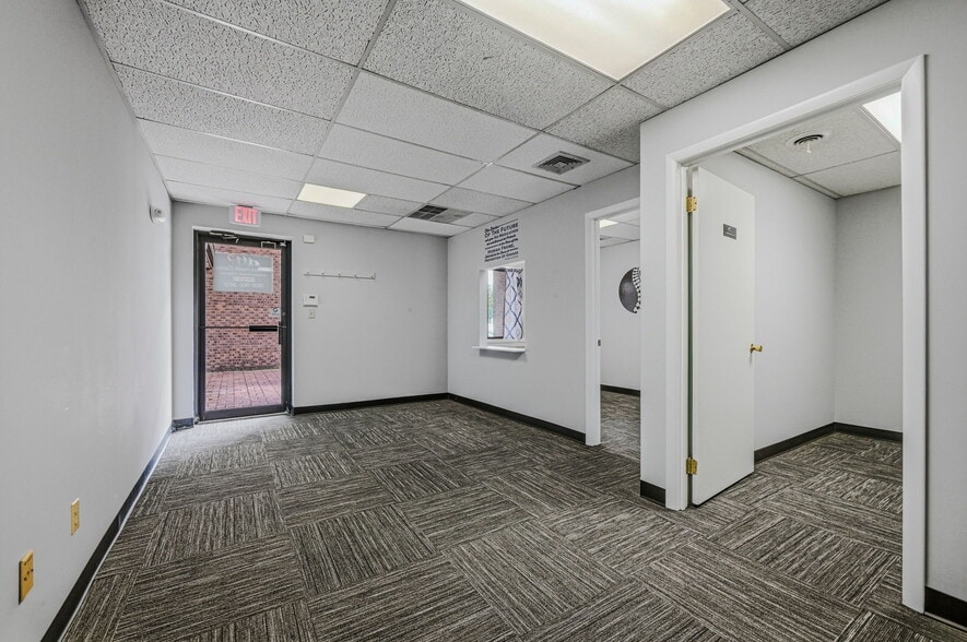 More Photos Of 516-534 Greenhill Ave, Wilmington Storefront Retail Office For Lease