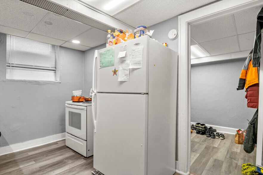 More Photos Of 1205 Garfield Ave, Lincoln Park Apartments For Sale