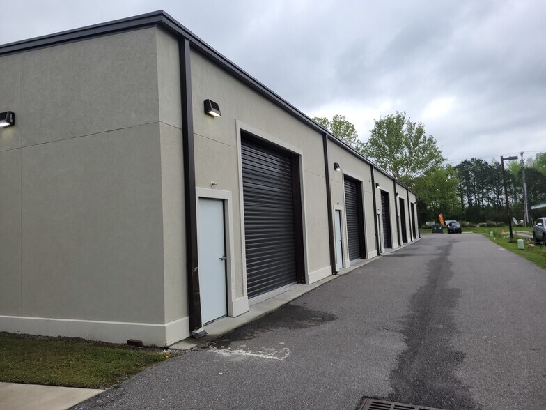 More Photos Of 63 Schinger Ave, Ridgeland Light Distribution For Lease