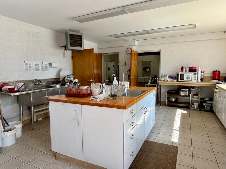 More Photos Of 1717 E Sugnet Rd, Midland Religious Facility For Sale