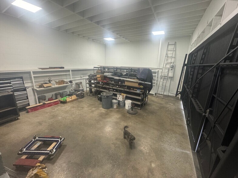 More Photos Of 13123 W Washington Blvd, Los Angeles Showroom For Lease