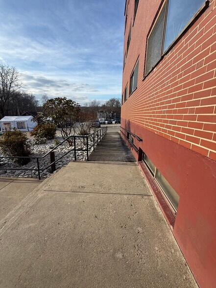 More Photos Of 76 Summer St, Fitchburg Office For Sale