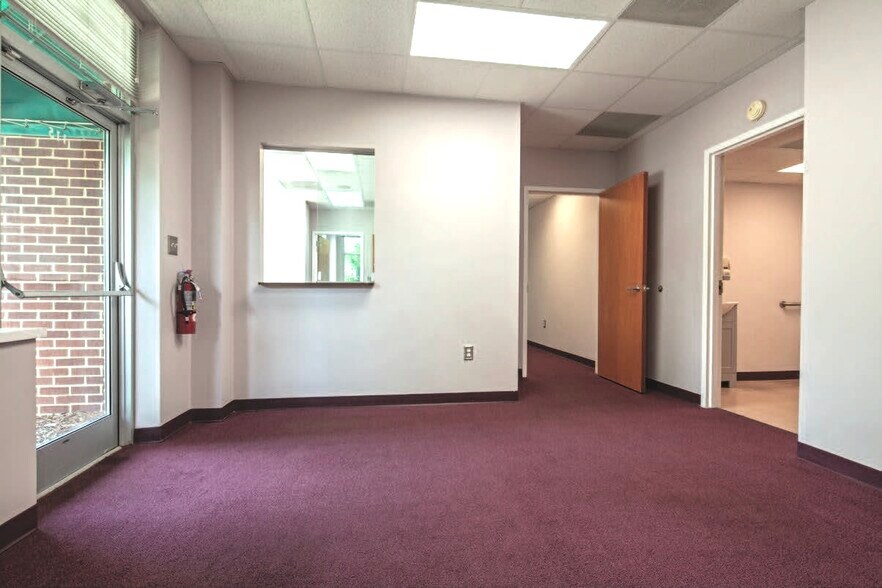 More Photos Of 100 Timberhill Pl, Chapel Hill Medical For Lease