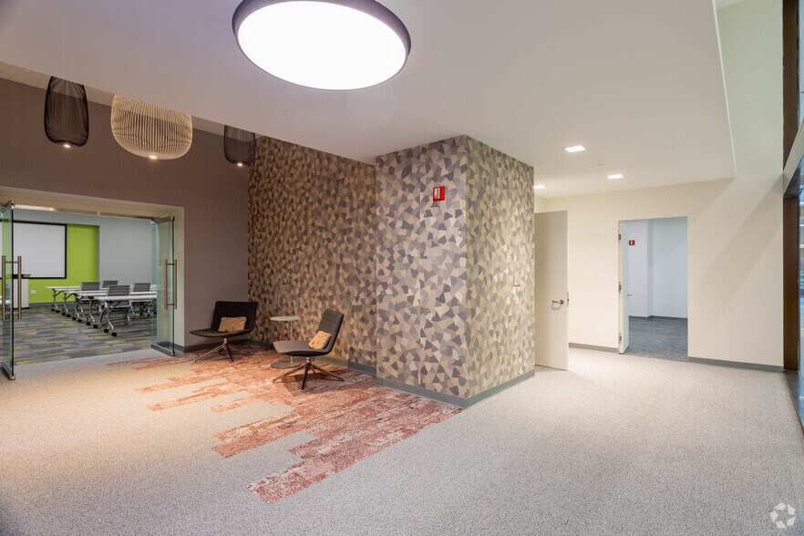 More Photos Of 1300 E 9th St, Cleveland Office For Lease