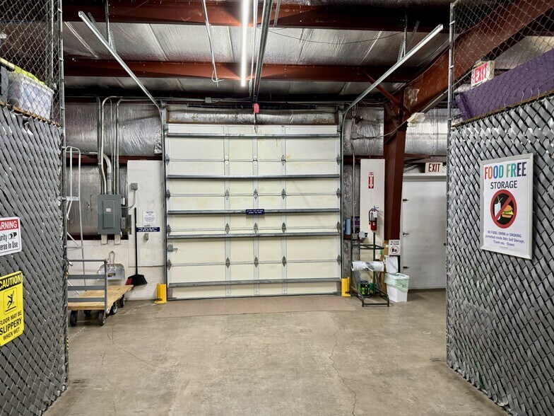 More Photos Of 102 James St, Venice Self Storage For Sale