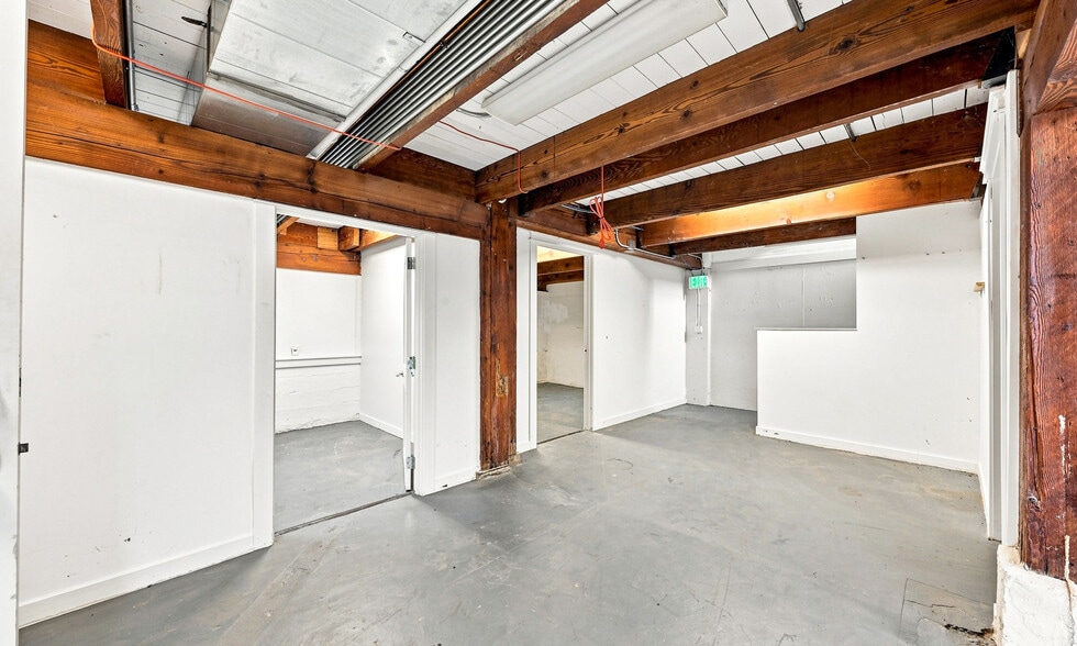 More Photos Of 942 Elliott Ave W, Seattle Office For Sale