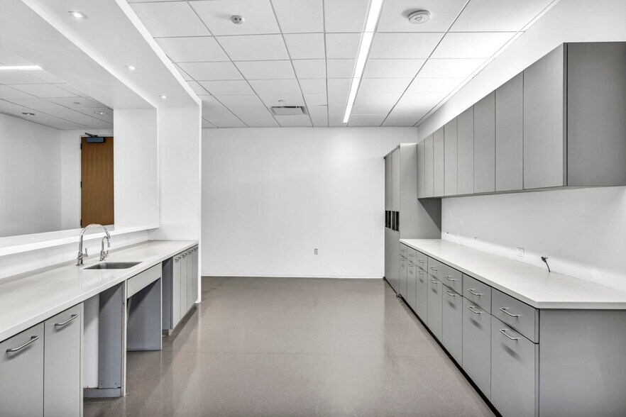 More Photos Of 6300 Bee Caves Rd, Austin Office For Lease