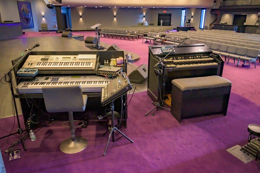 More Photos Of 341 Long Island Ave, Holtsville Religious Facility For Lease