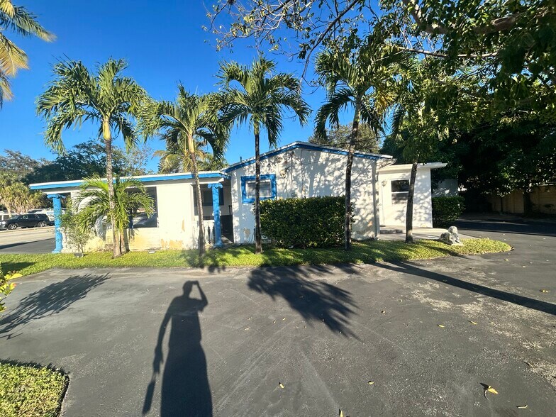 More Photos Of 5820 Sheridan St, Hollywood Office For Lease