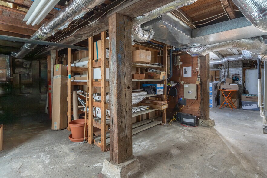 More Photos Of 19679 Front St, Poulsbo Office For Sale