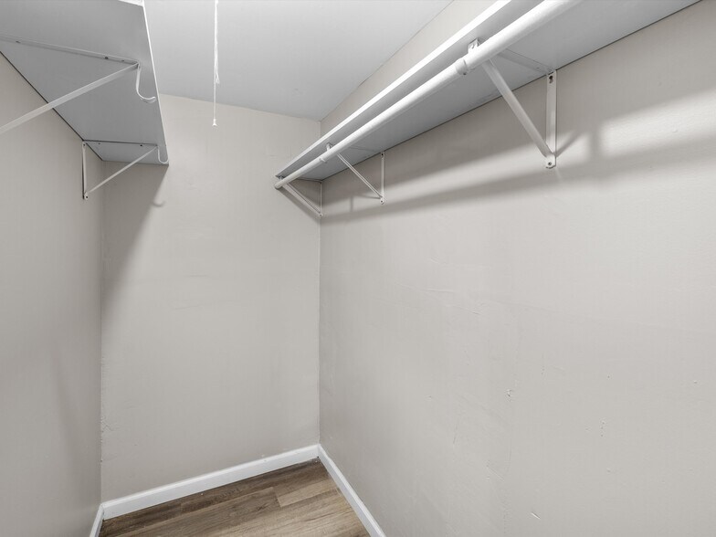 More Photos Of 1001 W Parrish Ave, Owensboro Apartments For Sale