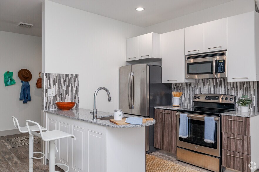 More Photos Of 19-21 Chenango St, Binghamton Apartments For Sale