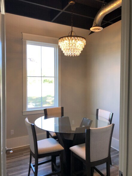 More Photos Of 1803 Curcor Dr, Gulfport Loft Creative Space For Lease