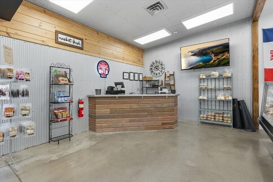 More Photos Of 501 Veterans Memorial Hwy, Council Bluffs Freestanding For Sale