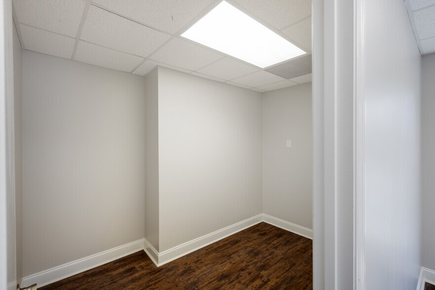 More Photos Of 6564 Professional Pl, Riverdale Medical For Lease