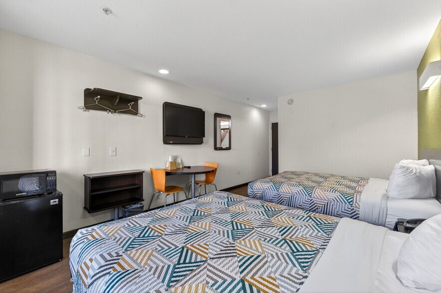 More Photos Of 1901 Broadcast St, Gastonia Hotel For Sale