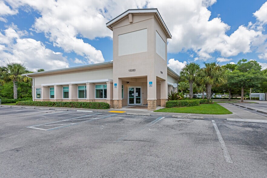 More Photos Of 15080 N Cleveland Ave, North Fort Myers Bank For Lease