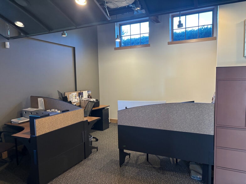 More Photos Of 300 General Palmer Dr, Palmer Lake Office For Lease