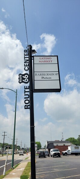 More Photos Of 1669 E Saint Louis St, Springfield Storefront Retail Office For Lease