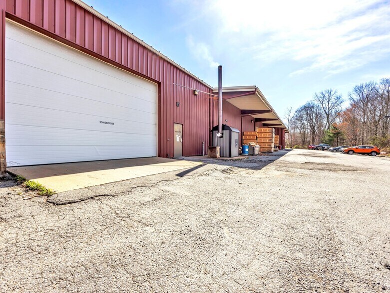 More Photos Of 39 Nott Hwy, Ashford Storefront For Sale