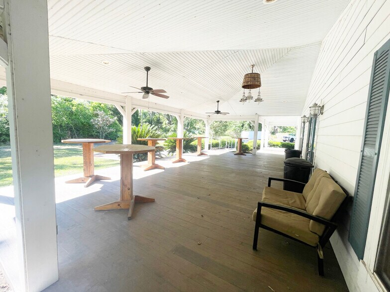 More Photos Of 21848 S County Road 325, Hawthorne Restaurant For Sale