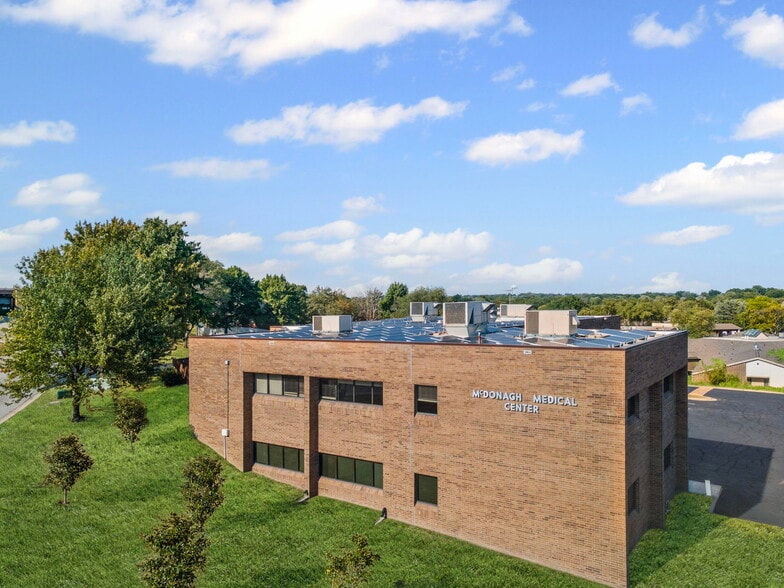 More Photos Of 2800 NE Kendallwood Pky, Gladstone Office For Lease