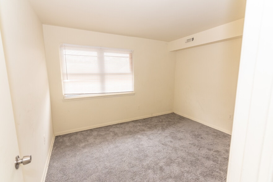 More Photos Of 4907-4921 Frederick Ave, Baltimore Apartments For Sale