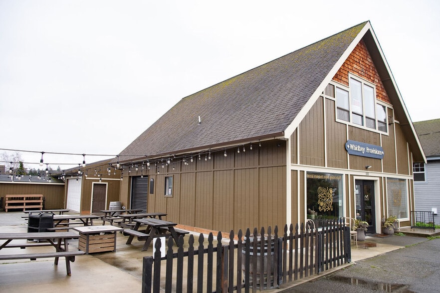 More Photos Of 105 S Main St, Coupeville General Retail For Lease
